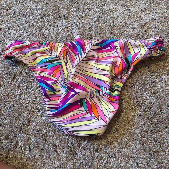 Multi colored bottoms - Picture 2 of 3